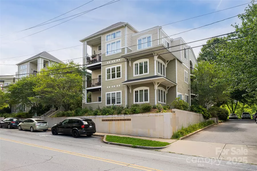 64 Clingman AVE #207, Asheville, NC 28801