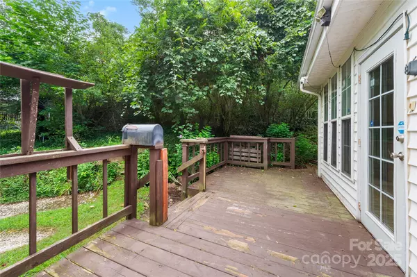 Asheville, NC 28805,9 Arco RD