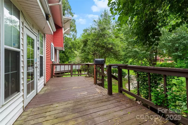 Asheville, NC 28805,9 Arco RD
