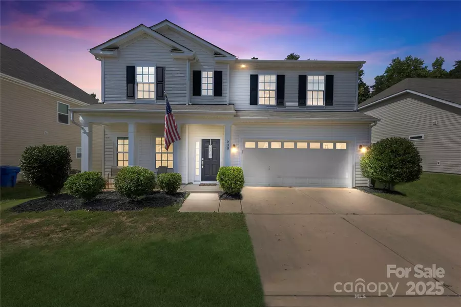 208 Paradise Hills CIR, Mooresville, NC 28115