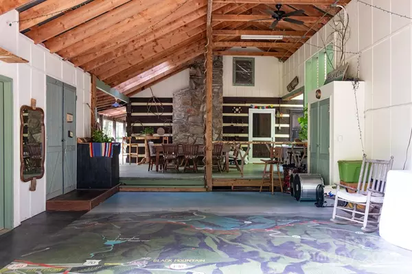 Bakersville, NC 28705,75 Appalachian WAY