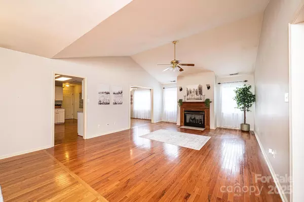 Conover, NC 28613,3501 Overbrook DR