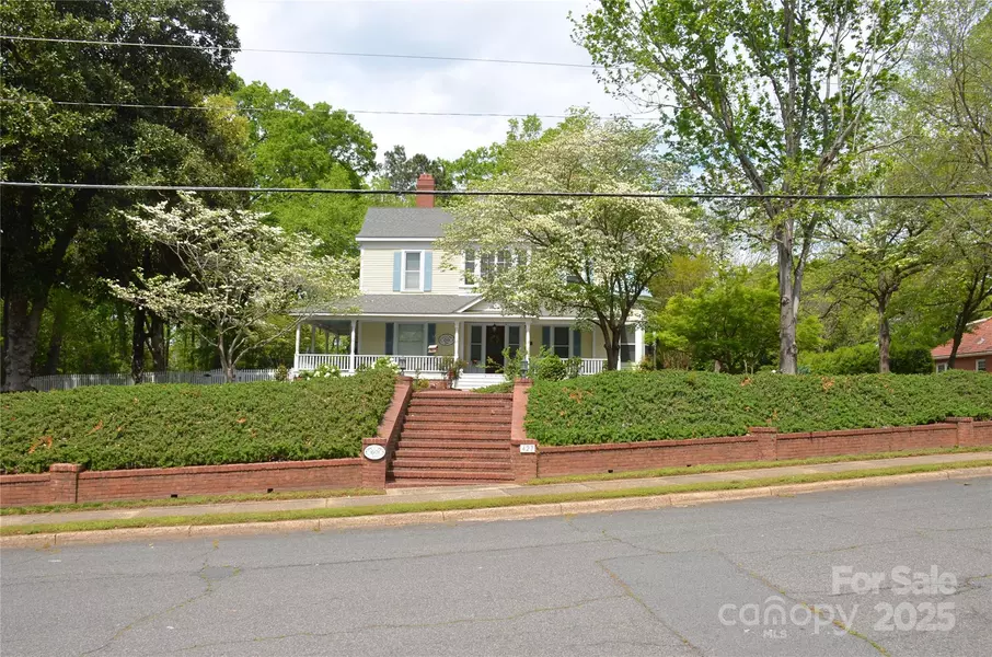 427 Pee Dee AVE, Albemarle, NC 28001