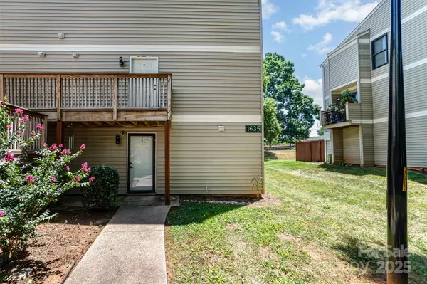 Charlotte, NC 28205,1635 Merry Oaks RD #C