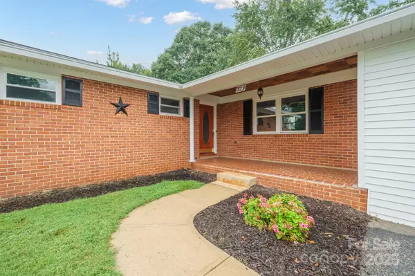 Yadkinville, NC 27055,329 Chestnut ST