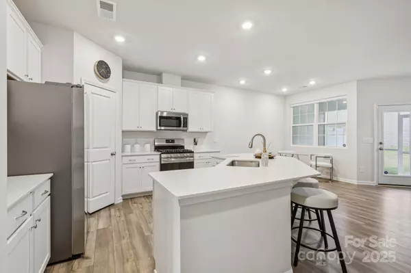 Tega Cay, SC 29708,6011 Chelsea Oaks RDG