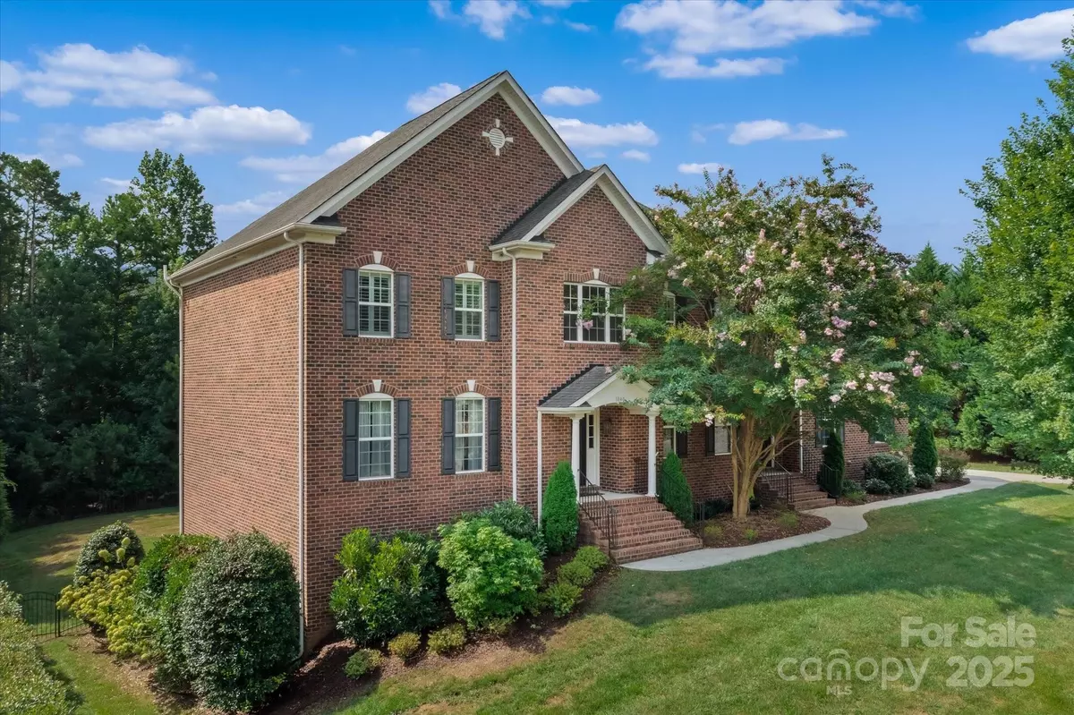 Matthews, NC 28104,1040 Lake Forest DR