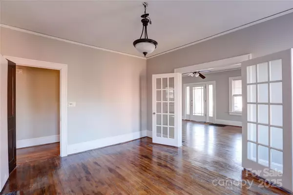 Charlotte, NC 28204,610 Hawthorne LN