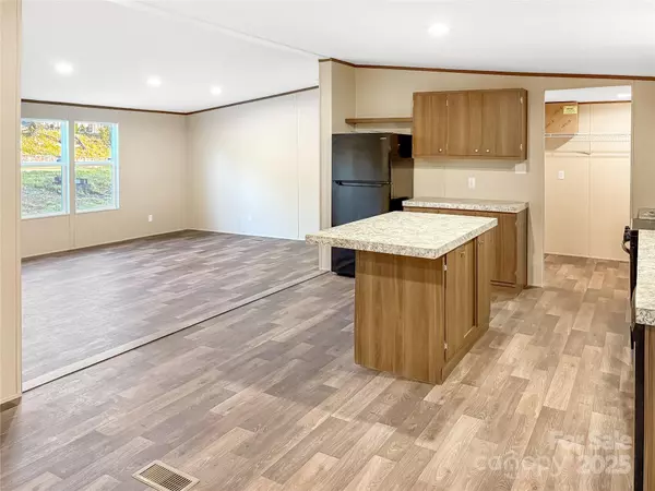 Waynesville, NC 28786,44 Addie LN