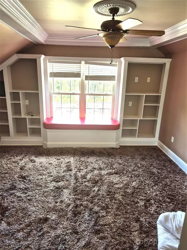 Newton, NC 28658,3368 Plateau RD