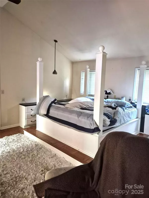 Newton, NC 28658,3368 Plateau RD