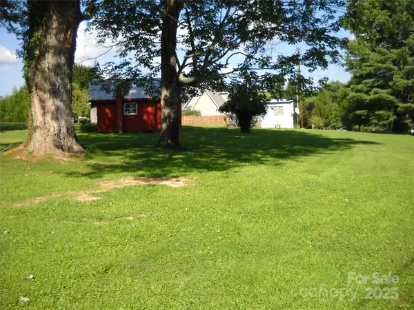 Candler, NC 28715,242 Liberty RD