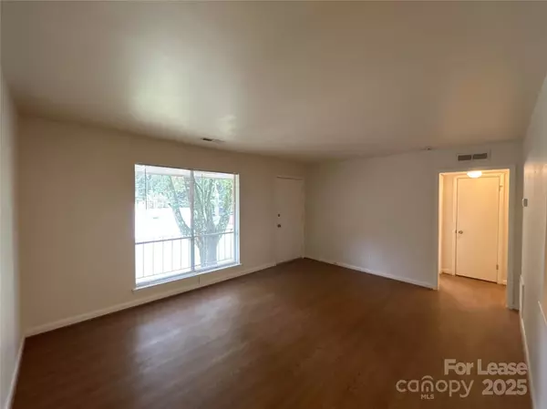 Charlotte, NC 28205,1812 The Plaza RD #P
