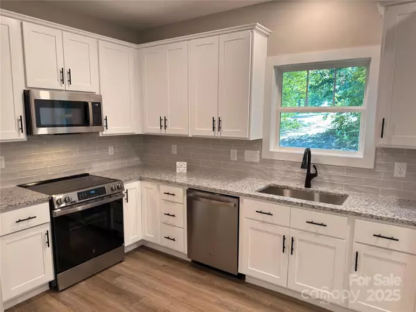 Norwood, NC 28128,211 Acorn Acres RD