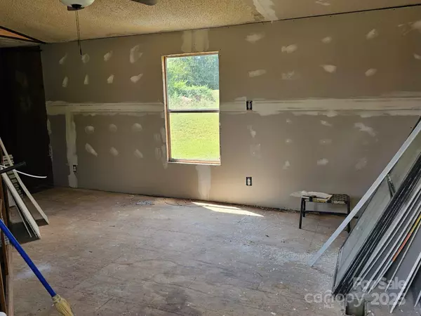 Vale, NC 28168,6601 Deerwood TRL