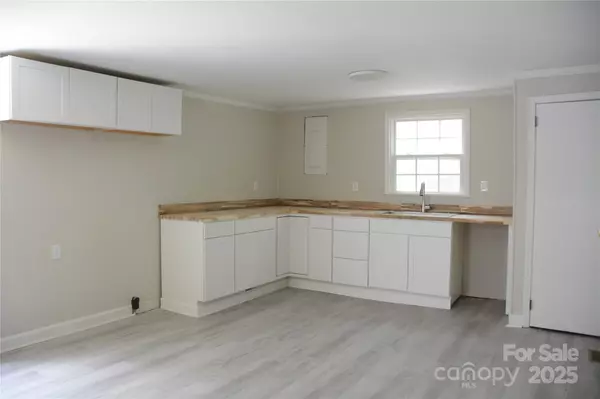 Sharon, SC 29742,3327 York ST