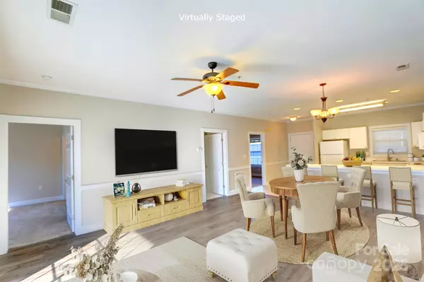 9022 Meadow Vista RD, Charlotte, NC 28213