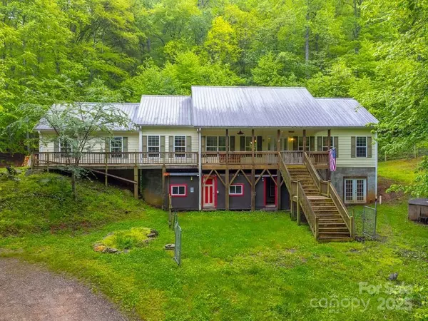 910 Hannah Mountain RD, Otto, NC 28763