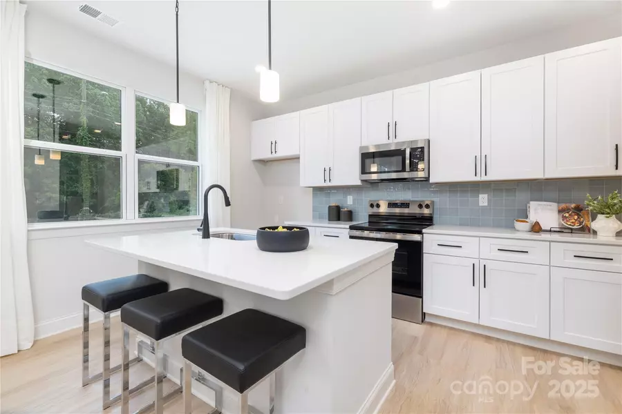 6331 Carver BLVD, Charlotte, NC 28269
