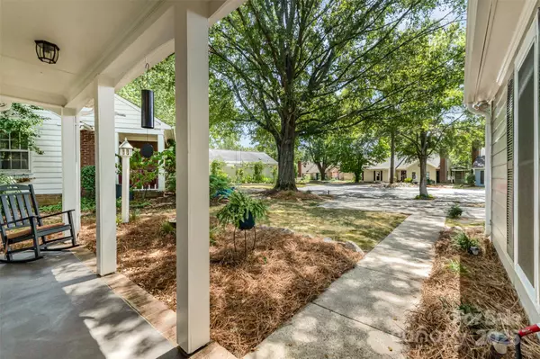 Charlotte, NC 28226,2722 Hillmont DR