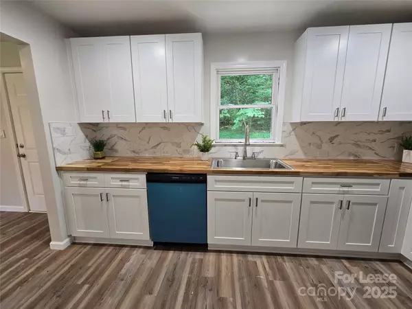 Lincolnton, NC 28092,1218 Georgetown RD