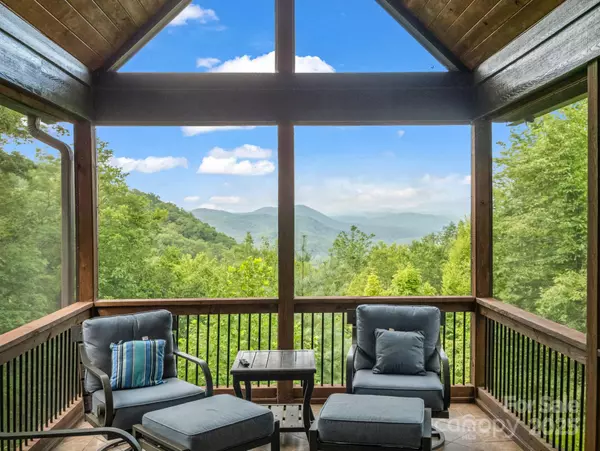 Brevard, NC 28712,221 Ohwanteska LN