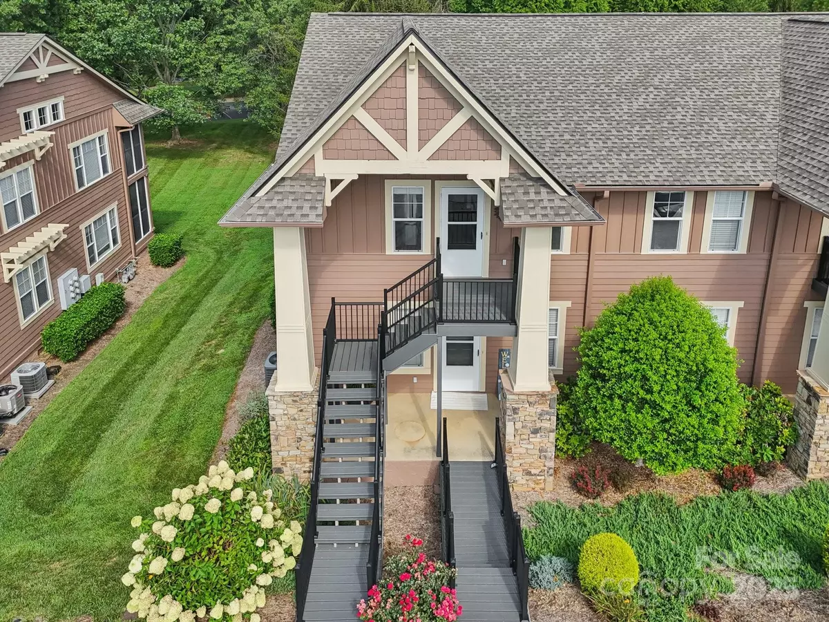 Hendersonville, NC 28792,1002 Deermouse WAY