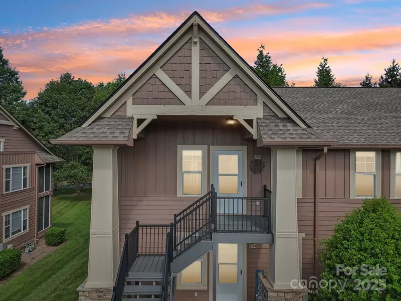 1002 Deermouse WAY, Hendersonville, NC 28792