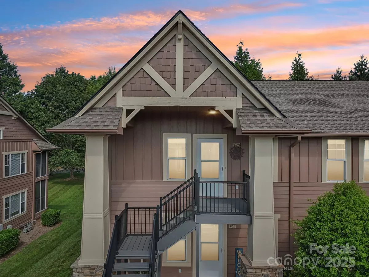 Hendersonville, NC 28792,1002 Deermouse WAY
