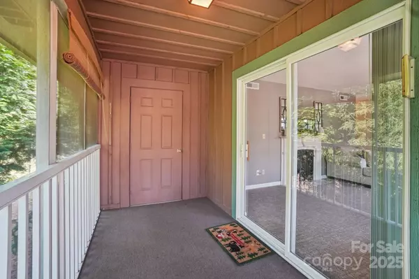 Hendersonville, NC 28792,1002 Deermouse WAY