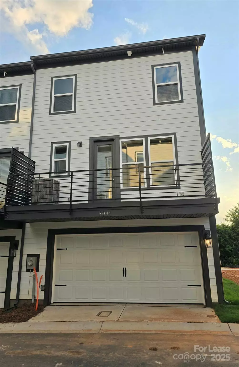 Charlotte, NC 28262,5041 Westmead LN