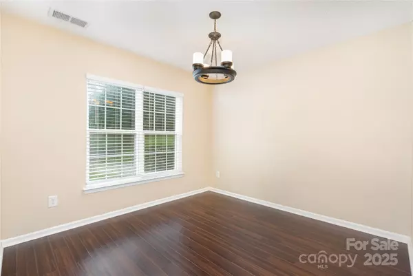 Charlotte, NC 28216,2802 Granstark CT