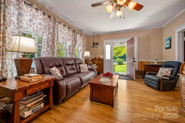 Hickory, NC 28602,7265 Naguib Amin ST