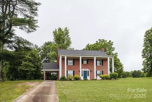 55 Hennessee ST, Morganton, NC 28655