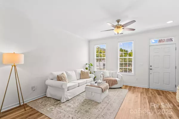 Davidson, NC 28036,15879 Sharon Dale DR