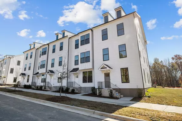 Charlotte, NC 28277,15354 Ballancroft Pkwy #12