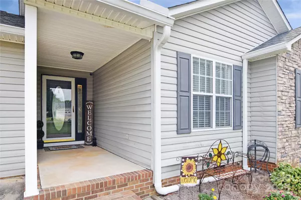 Mocksville, NC 27028,115 Cloister DR
