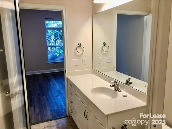 Charlotte, NC 28203,1310 Kenilworth AVE