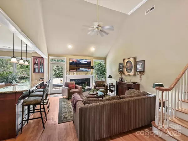 Charlotte, NC 28216,11902 Mountain Crest CIR