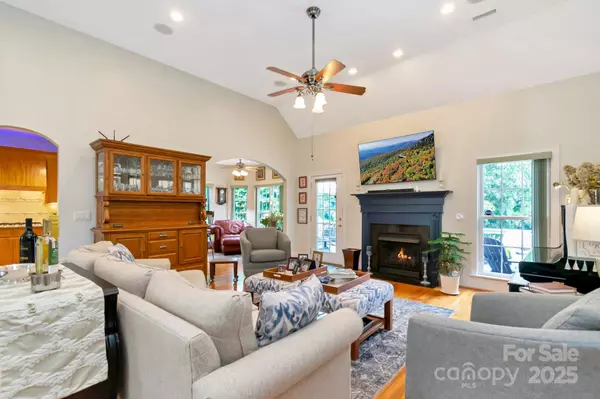 Hickory, NC 28601,49 Scenic Ridge DR #4