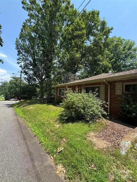 1300 E Union ST, Morganton, NC 28655