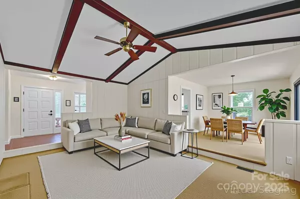 Charlotte, NC 28226,7904 Deep Hollow CT