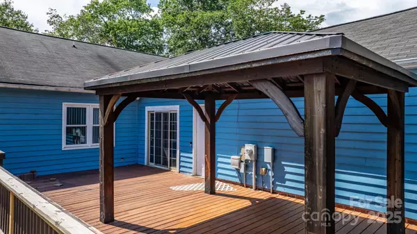 Hickory, NC 28602,1776 Castlewood CT