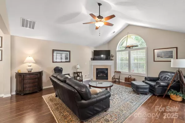 Matthews, NC 28105,2459 Coltsview LN
