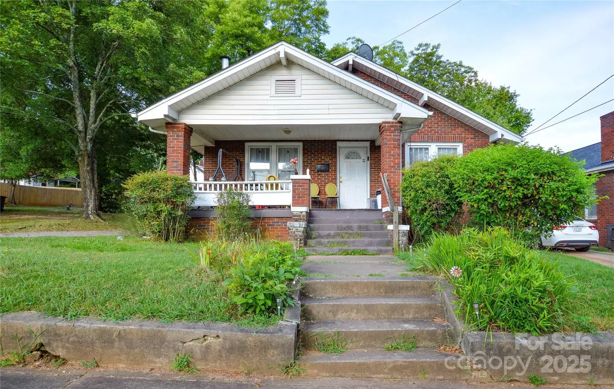Statesville, NC 28677,115 N Patterson ST