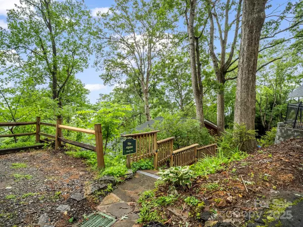 Asheville, NC 28805,6 N Delano RD #6