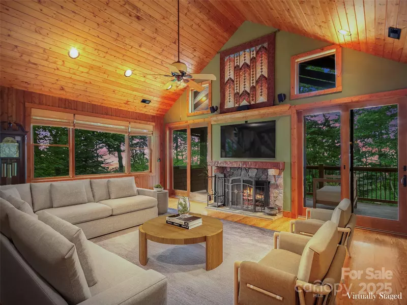 321 Sunset Point RD, Burnsville, NC 28714