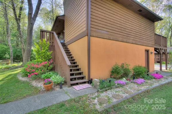 Fletcher, NC 28732,39 Oak CT