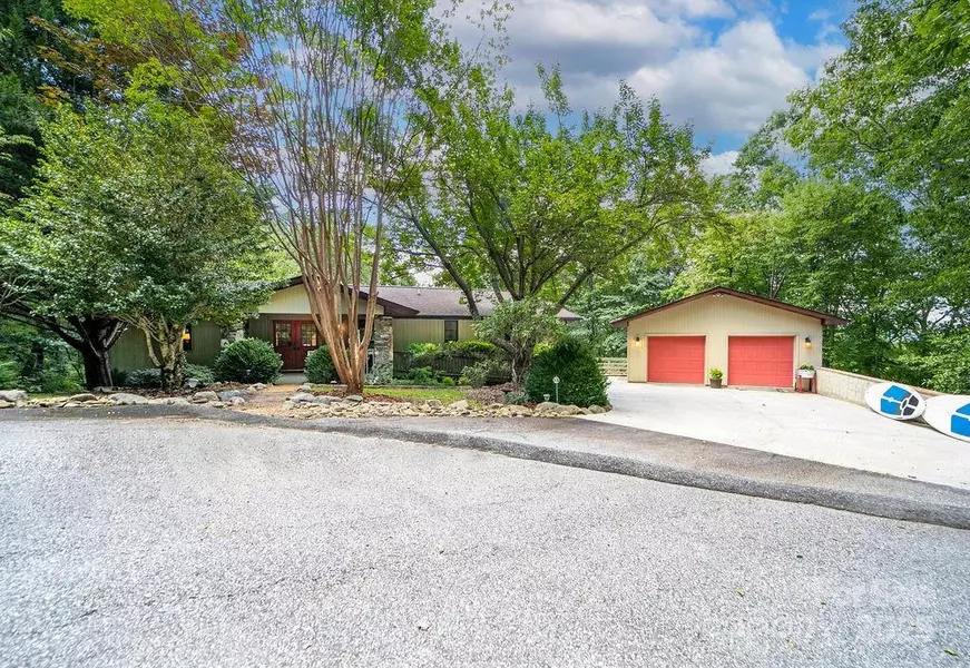 58 Warwaseeta CT, Brevard, NC 28712
