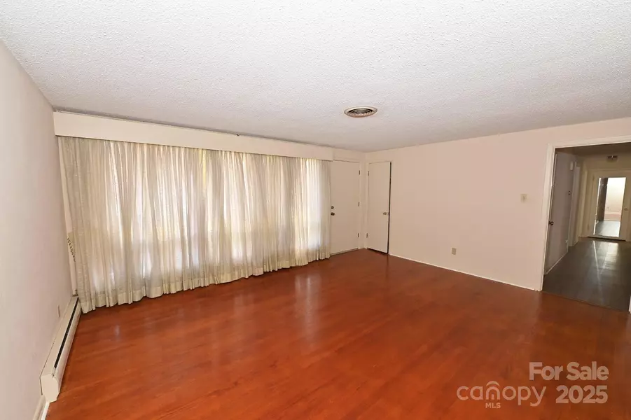 1740 23rd Avenue LN NE, Hickory, NC 28601